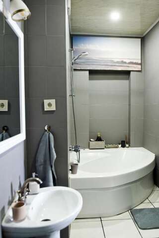 Апартаменты Spacious Klaipeda Apartment Клайпеда Апартаменты с 2 спальнями-45